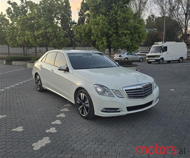 2013' Mercedes-Benz E 250 photo #2