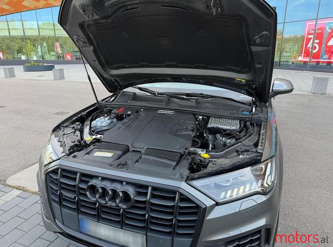 2020' Audi Q7 photo #2