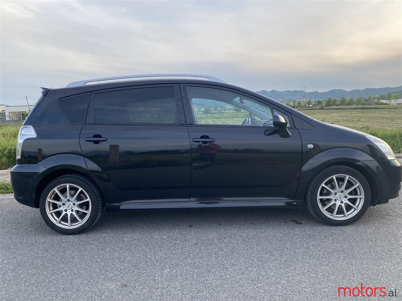 2005' Toyota Corolla Verso photo #2