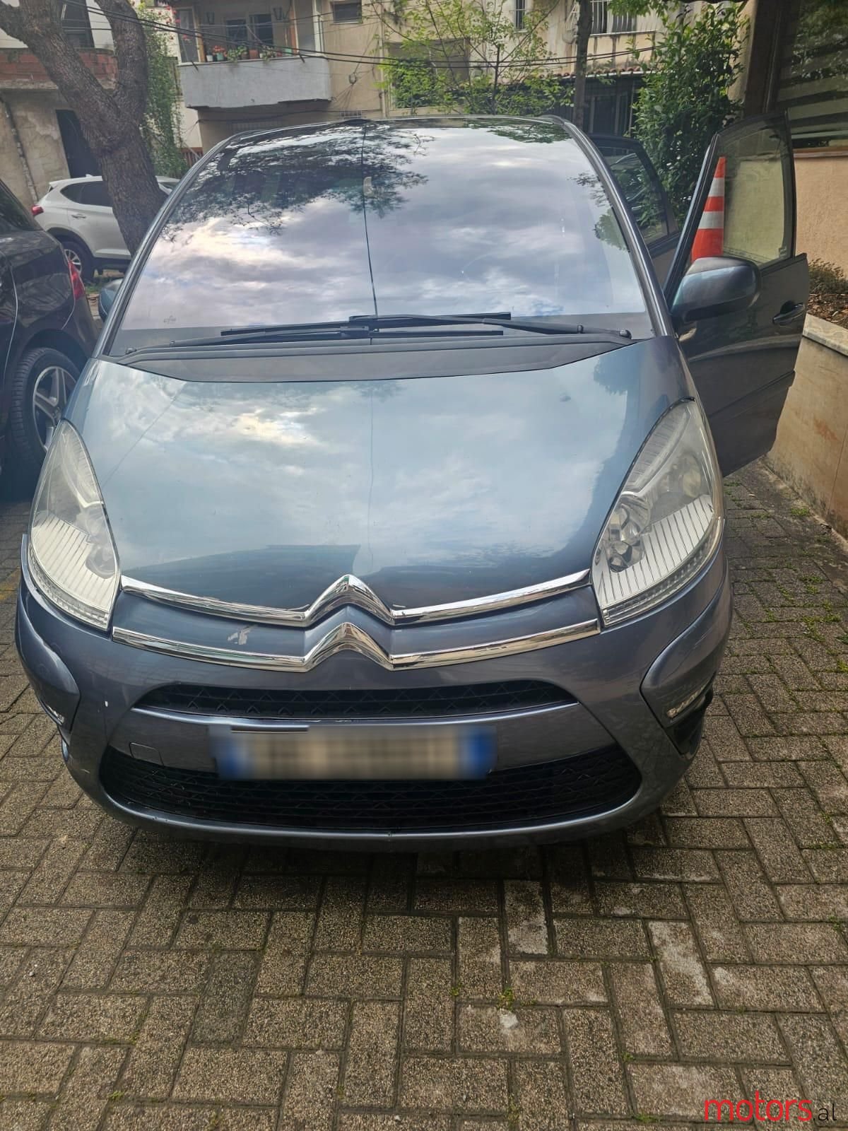 2011' Citroen C4 photo #1