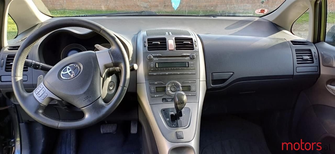 2008' Toyota Auris photo #6