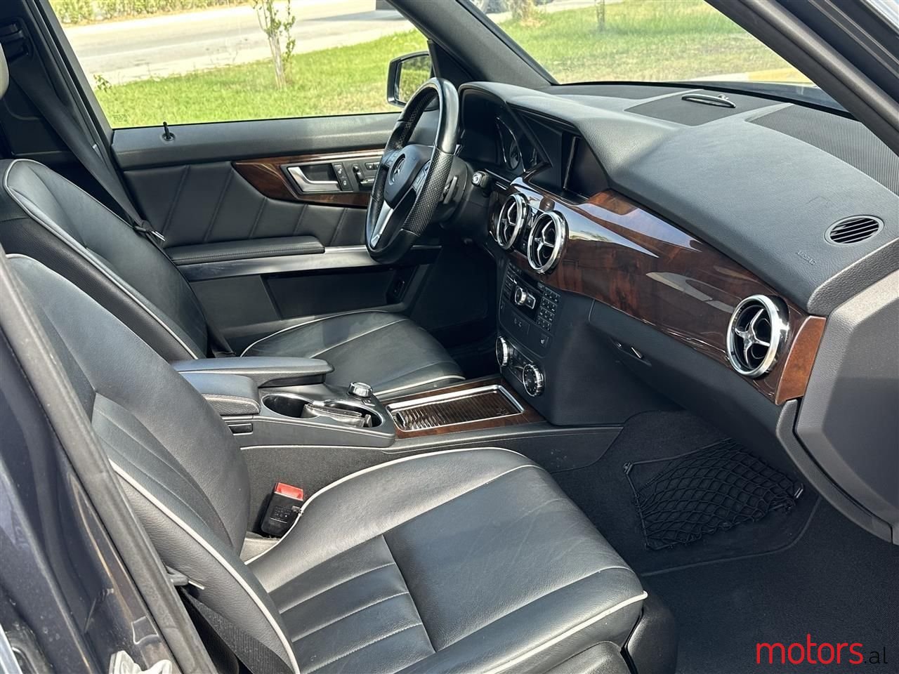 2013' Mercedes-Benz GLK 250 photo #6