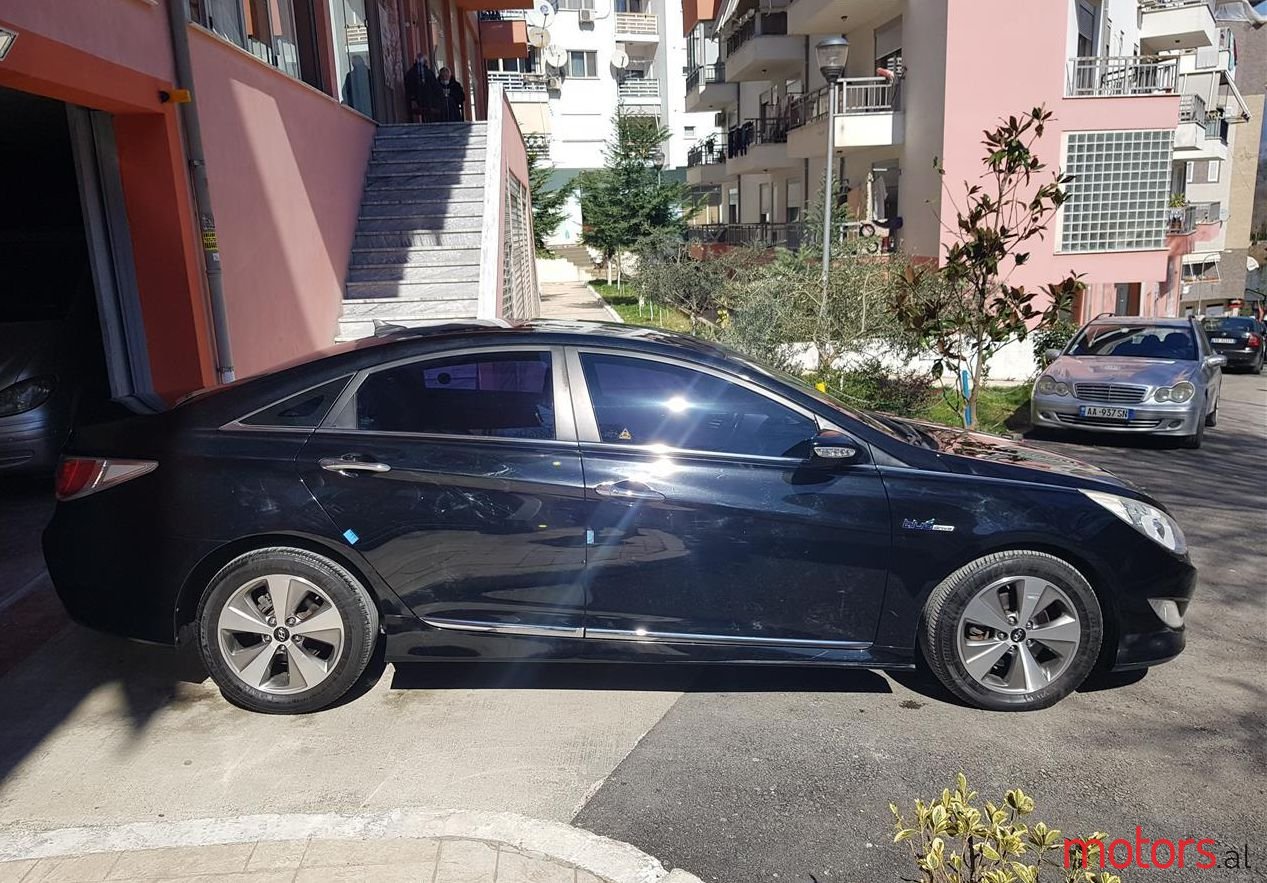 2012' Hyundai Sonata photo #1