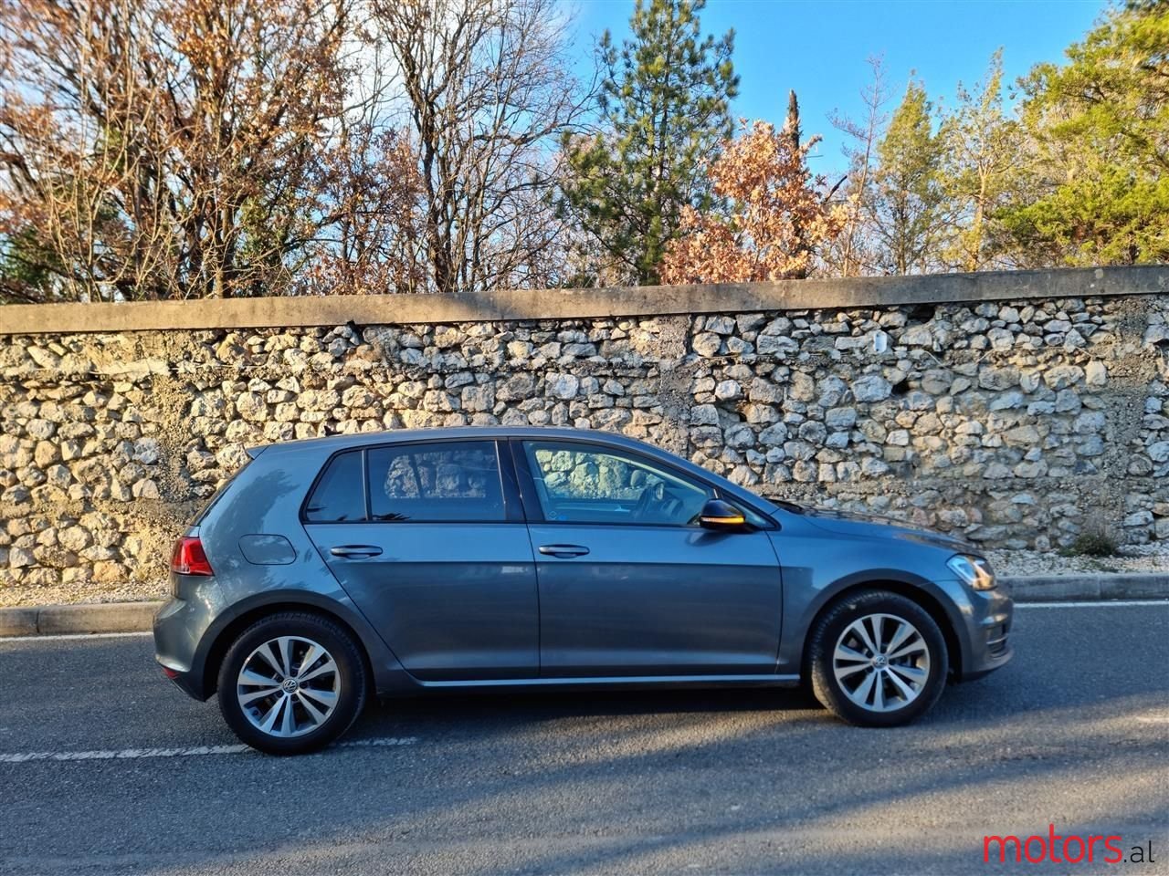 2015' Volkswagen Golf photo #3