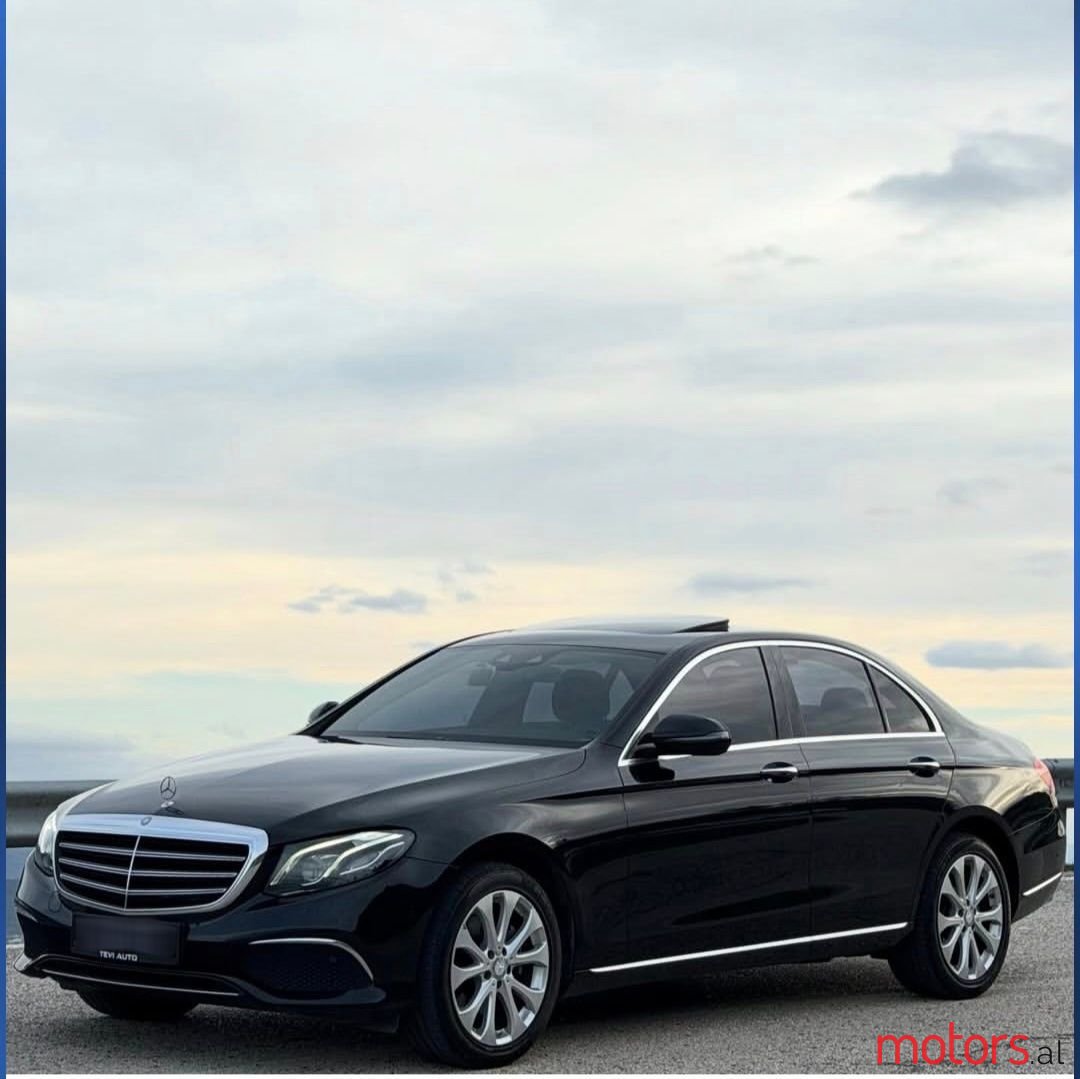 2017' Mercedes-Benz E 220 photo #1