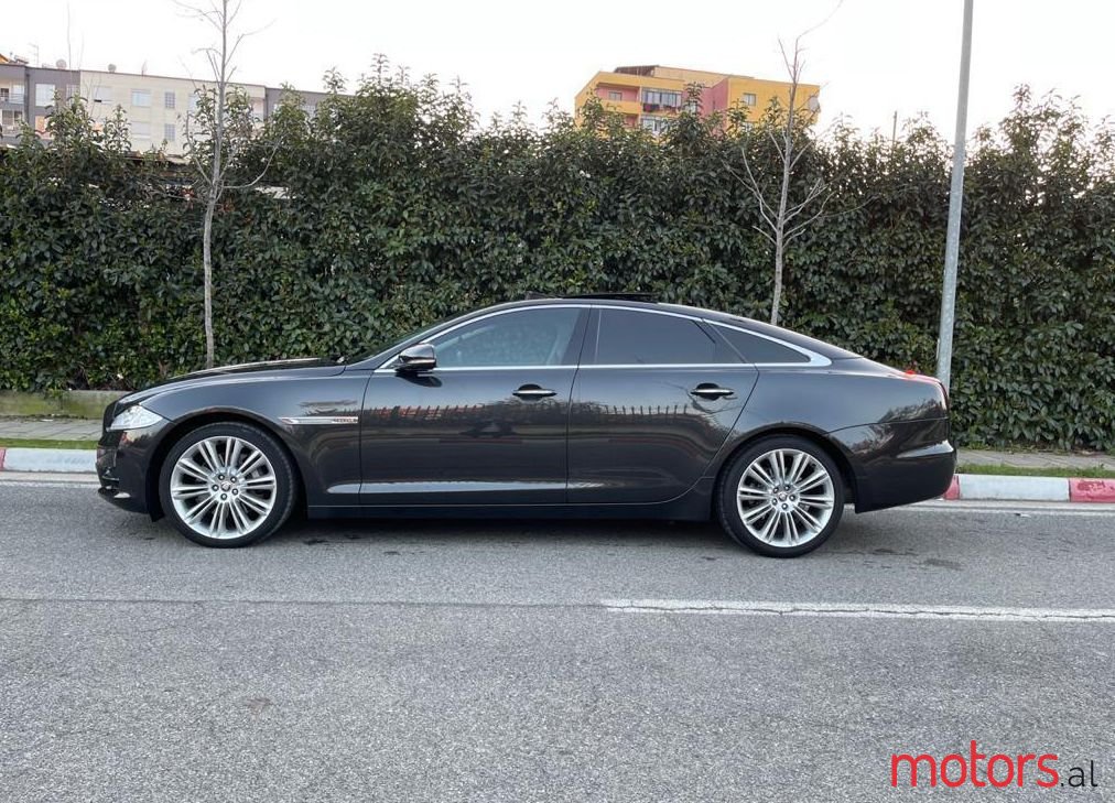 2011' Jaguar XJ photo #1