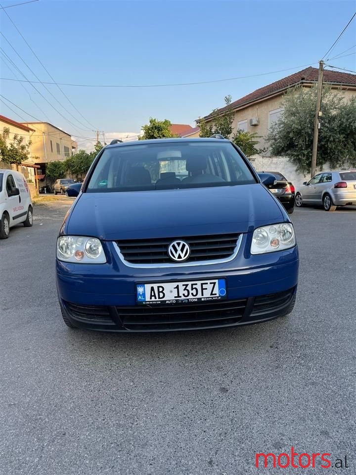 2005' Volkswagen Touran photo #5