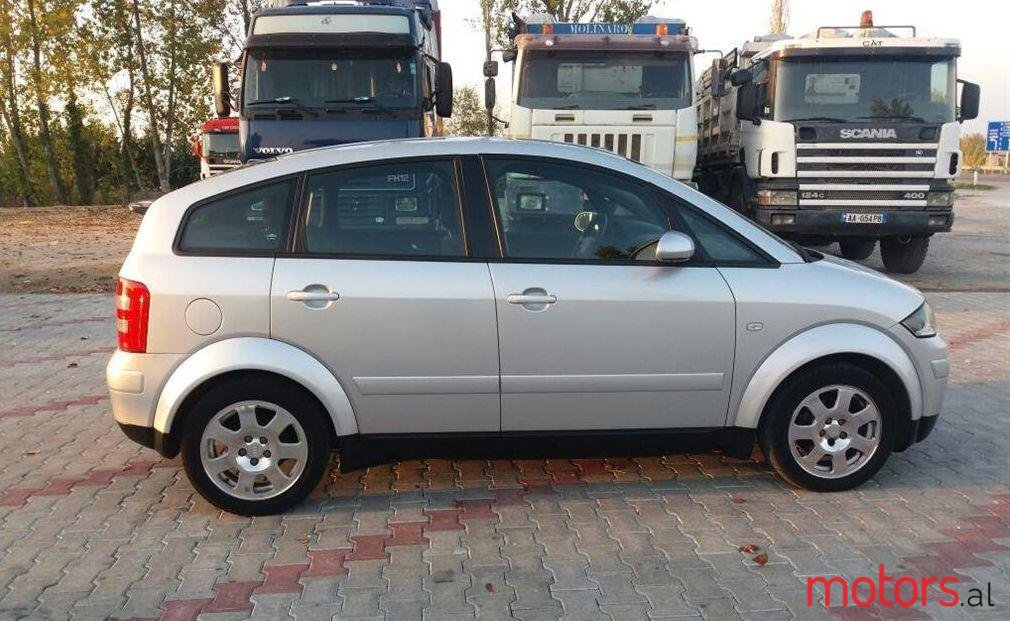 2002' Audi A2 photo #2