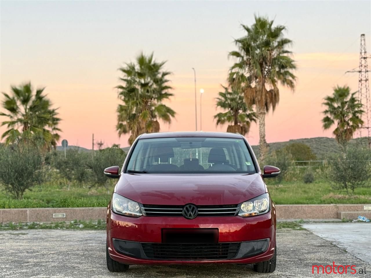 2012' Volkswagen Touran photo #1