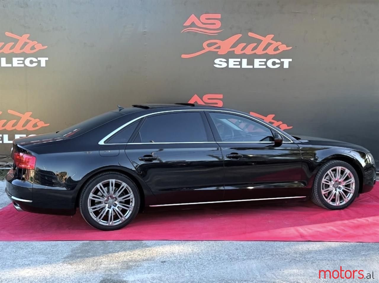 2012' Audi A8 photo #6