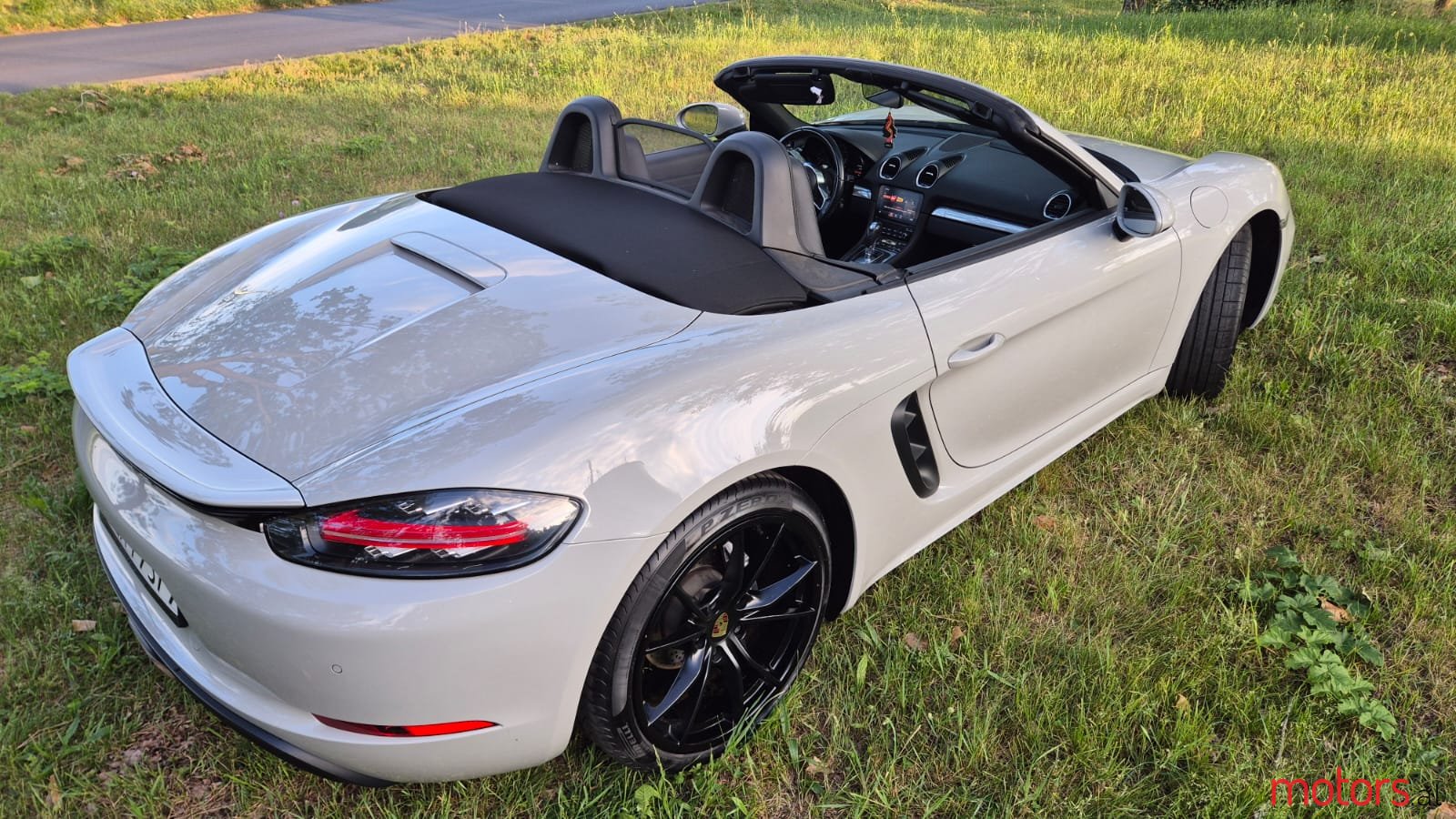 2019' Porsche Boxster photo #1