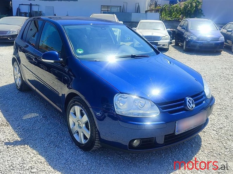 2008' Volkswagen Golf photo #3