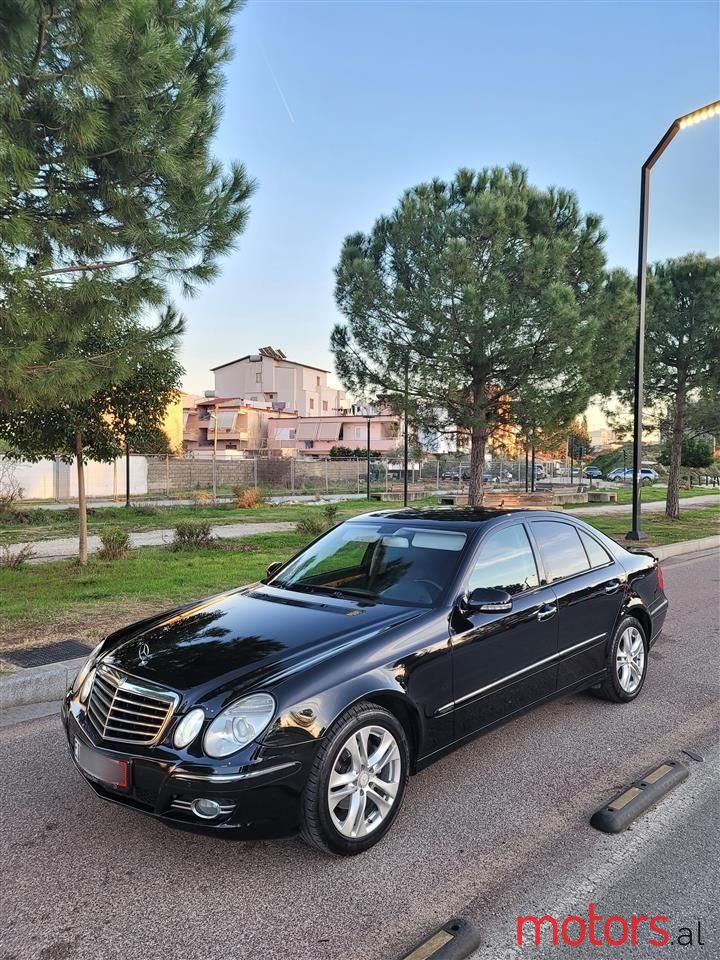 2009' Mercedes-Benz 220 photo #1