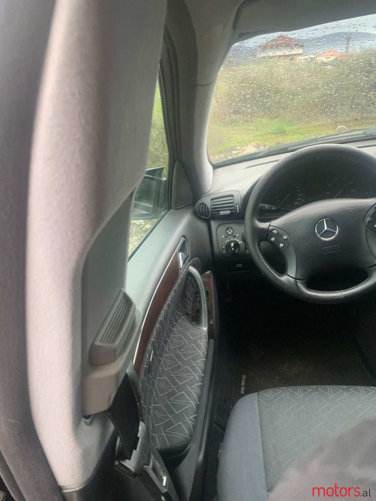 2003' Mercedes-Benz C 200 photo #3