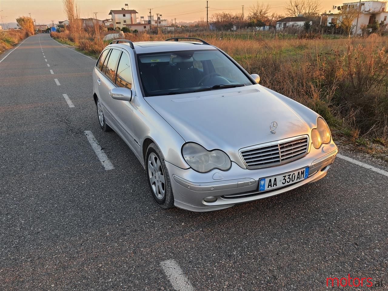 2004' Mercedes-Benz C 220 photo #1