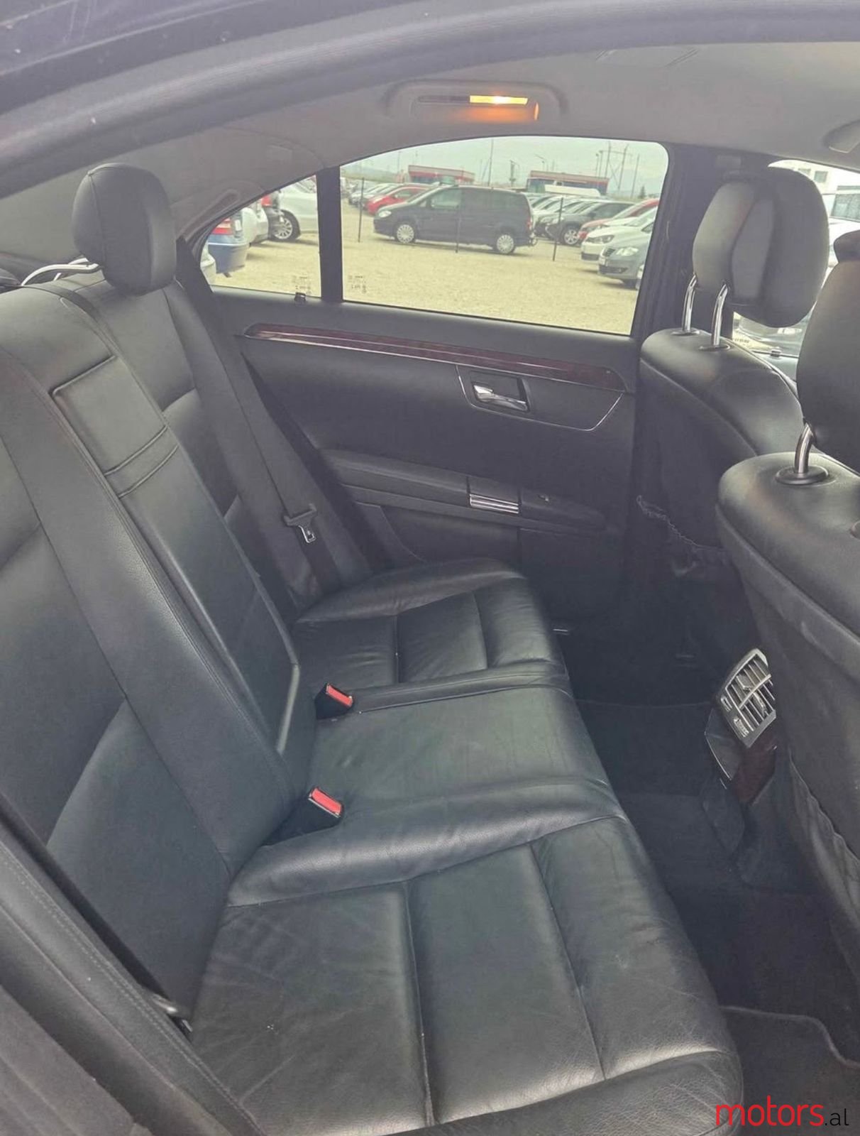 2010' Mercedes-Benz 350 photo #4