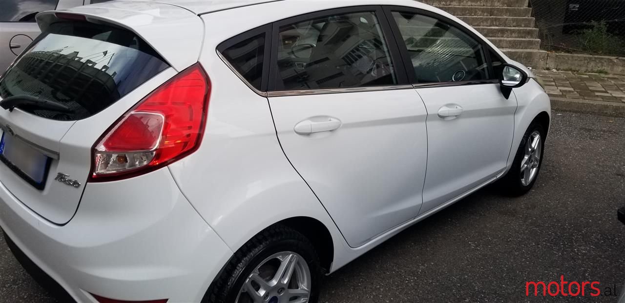 2014' Ford Fiesta photo #2