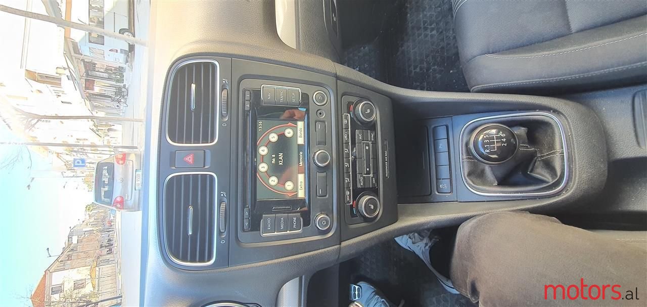 2013' Volkswagen Golf photo #5