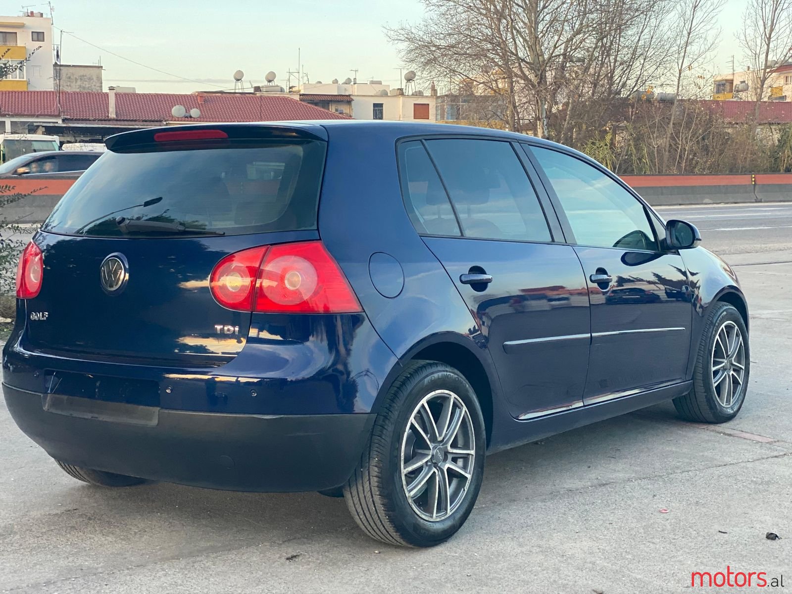 2005' Volkswagen Golf photo #4