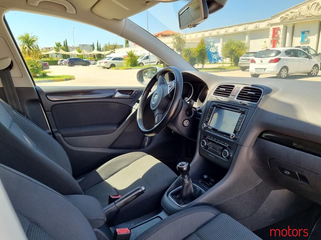 2008' Volkswagen Golf photo #4