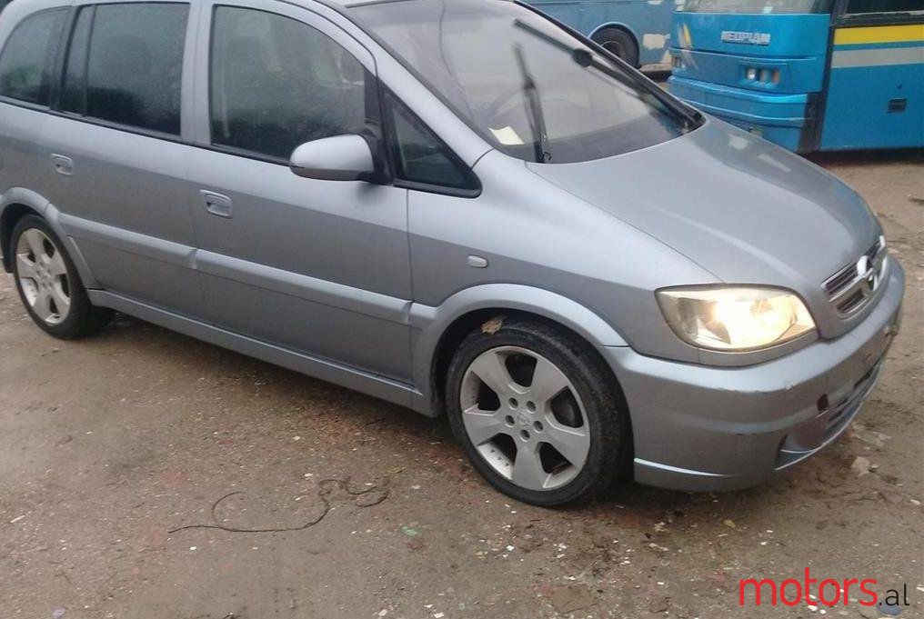 2003' Opel Zafira photo #1