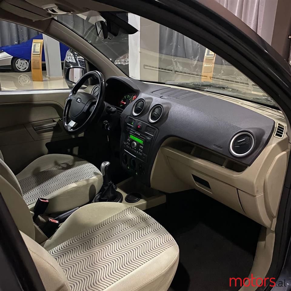 2006' Ford Fusion photo #2