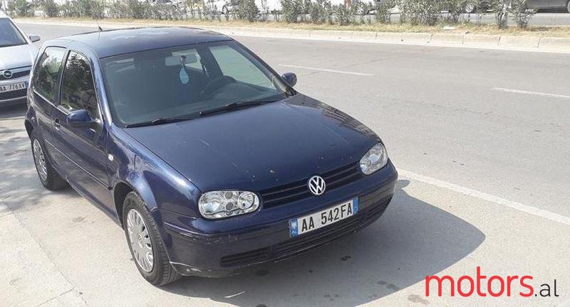 2001' Volkswagen Golf photo #1