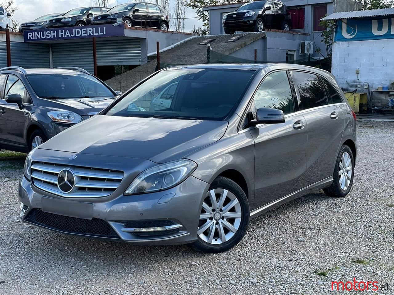 2012' Mercedes-Benz B 180 photo #2