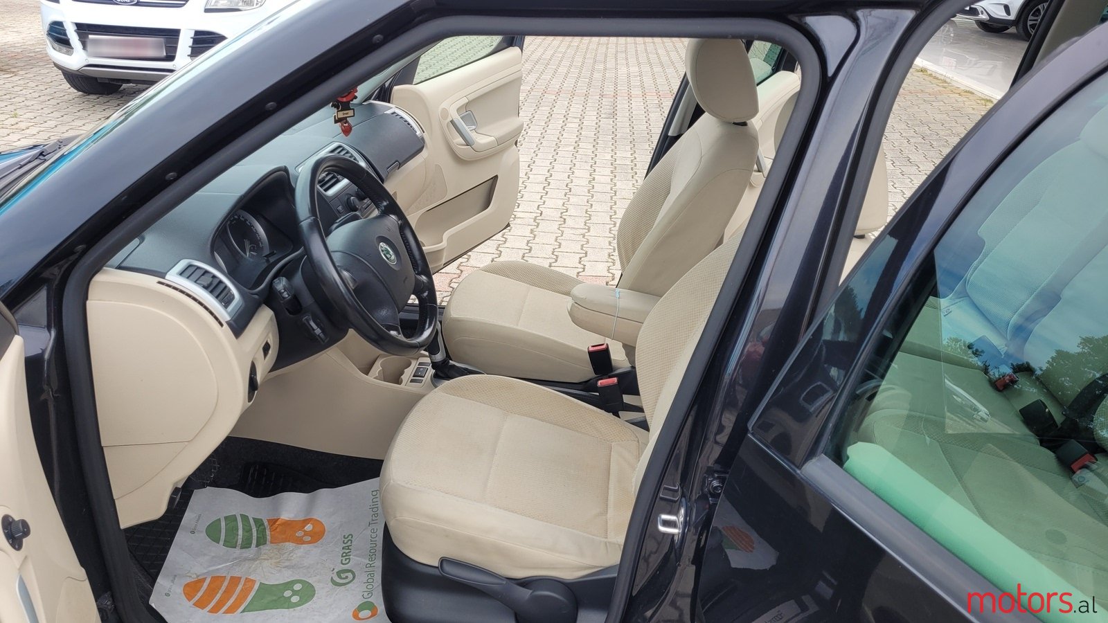 2008' Skoda Roomster photo #1