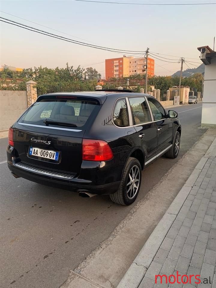 2004' Porsche Cayenne photo #4