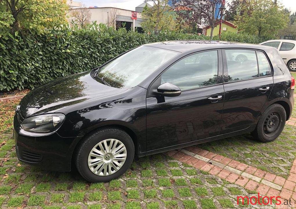 2010' Volkswagen Golf photo #1