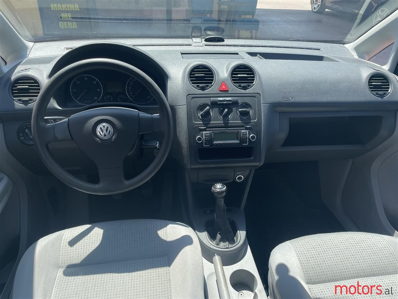 2009' Volkswagen Caddy photo #3