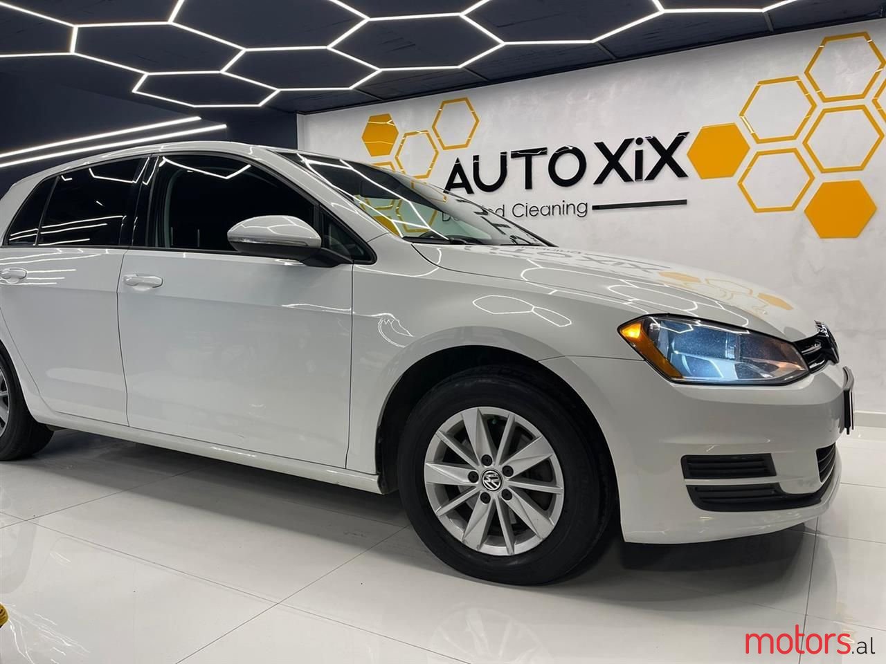 2016' Volkswagen Golf photo #1