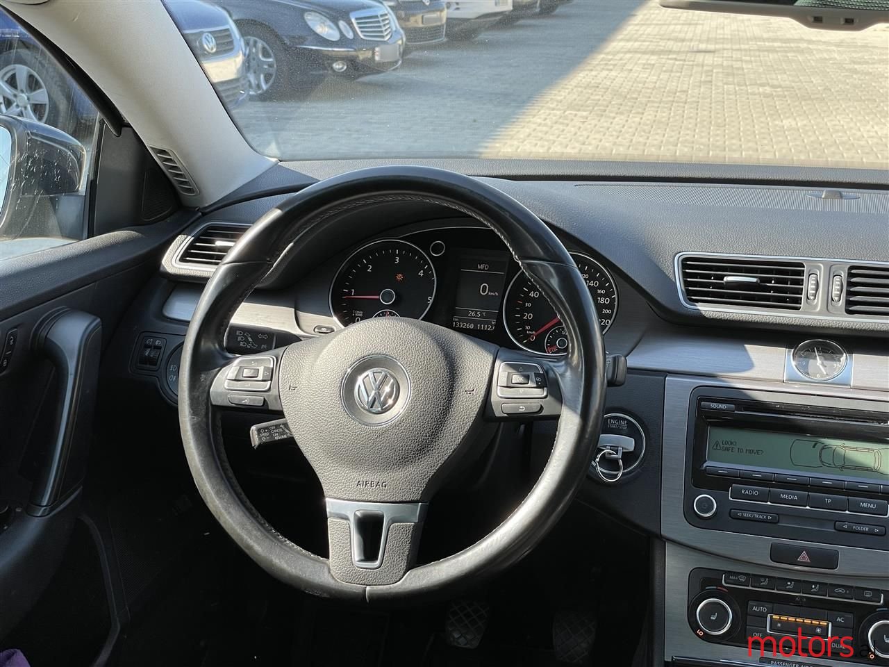 2011' Volkswagen Passat photo #6