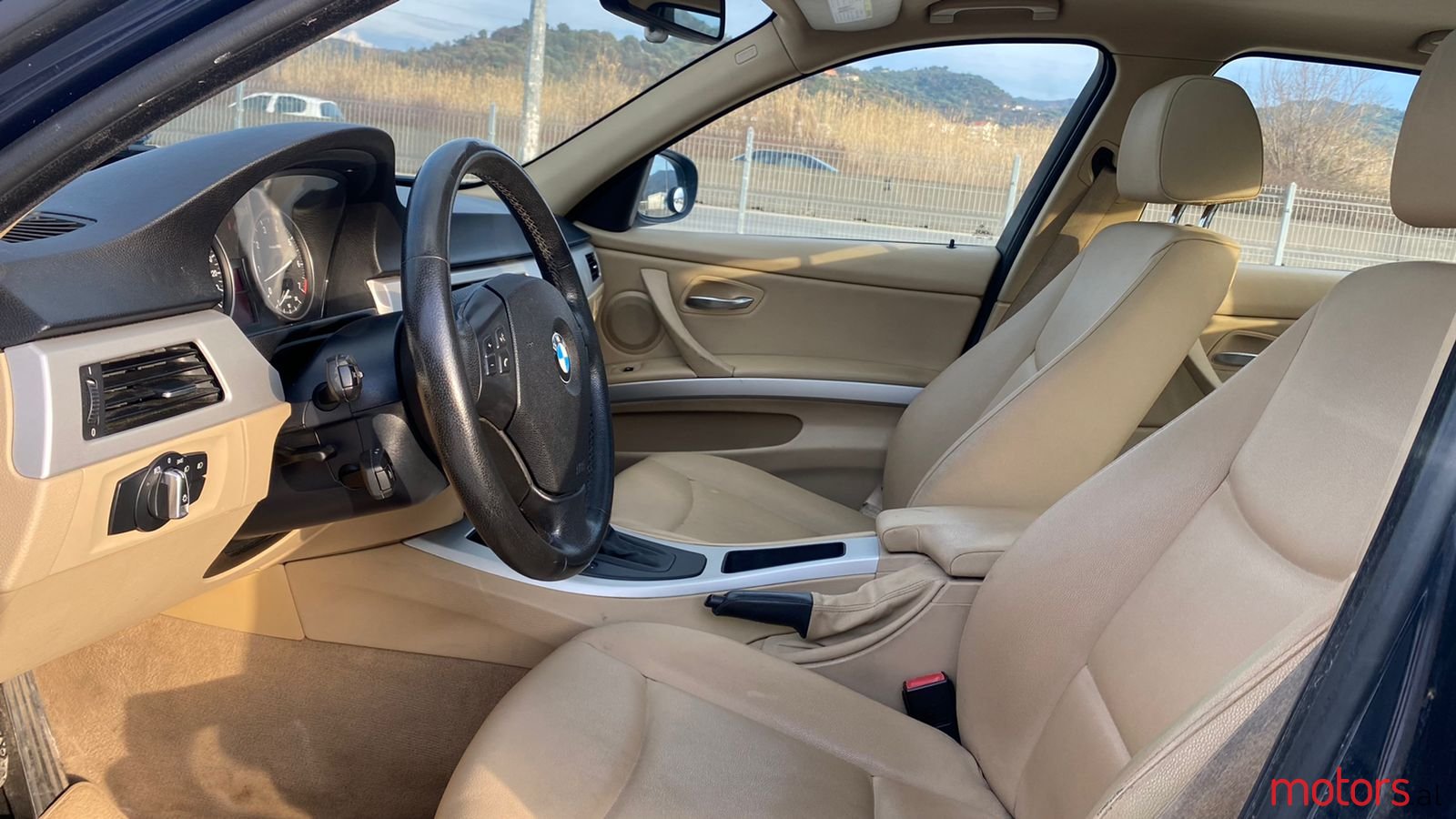 2010' BMW 323 photo #6