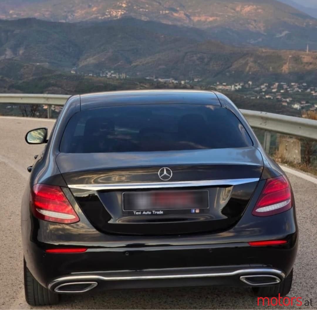 2017' Mercedes-Benz E 220 photo #2