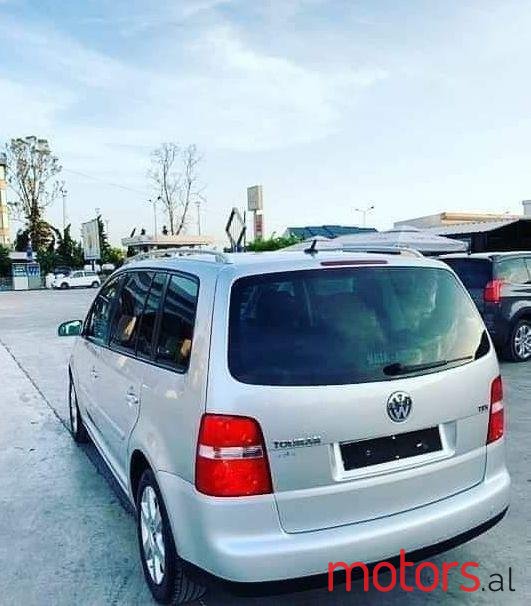 2004' Volkswagen Touran photo #1