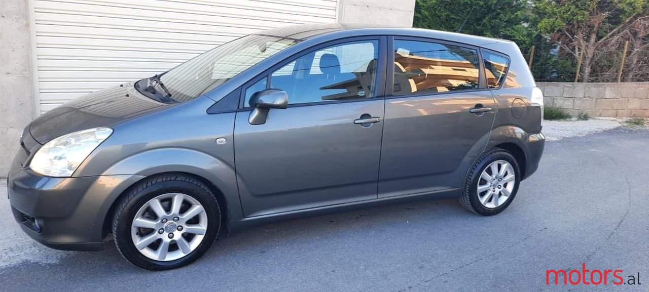 2007' Toyota Corolla Verso photo #1