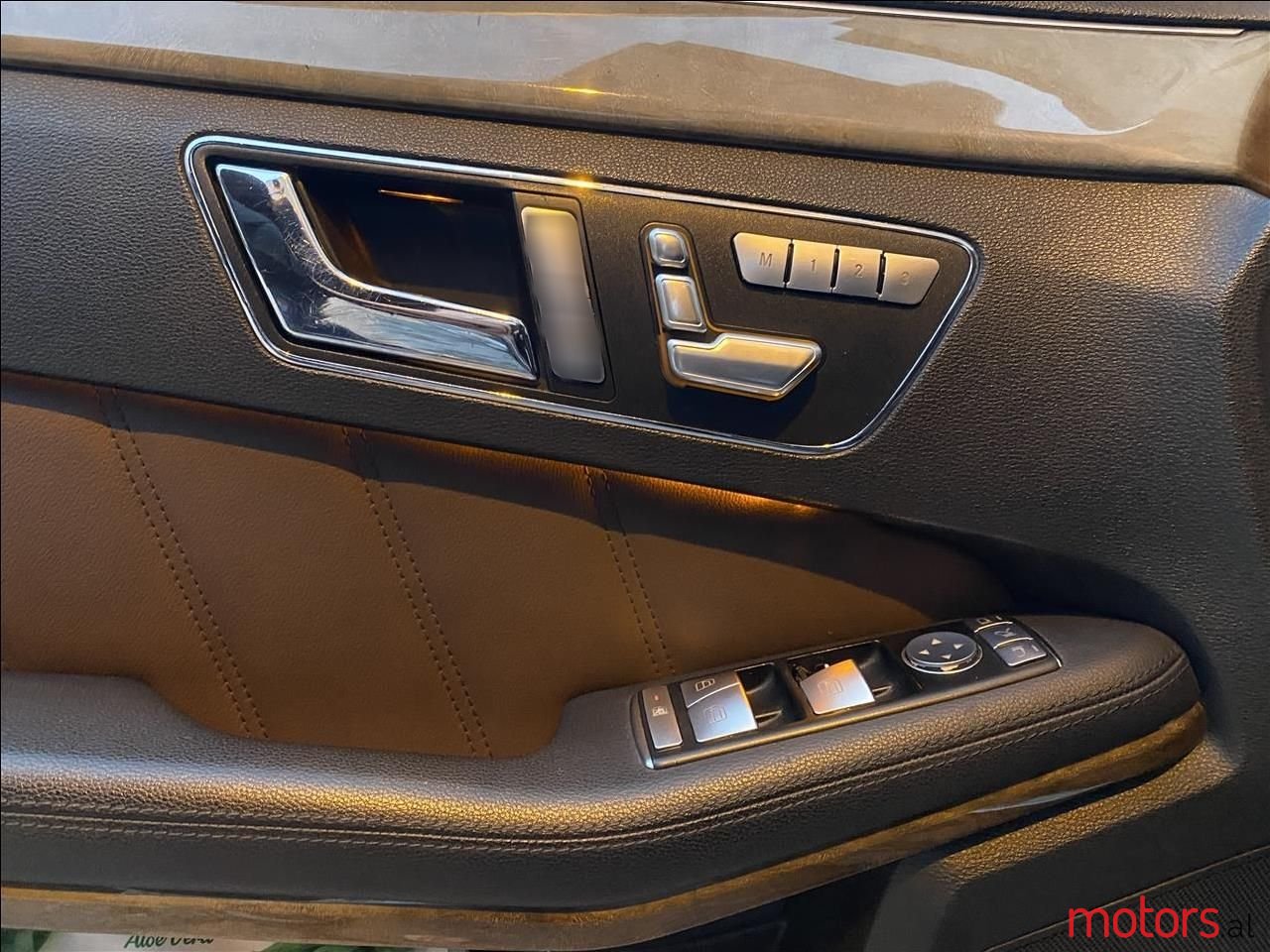 2011' Mercedes-Benz E 350 photo #3