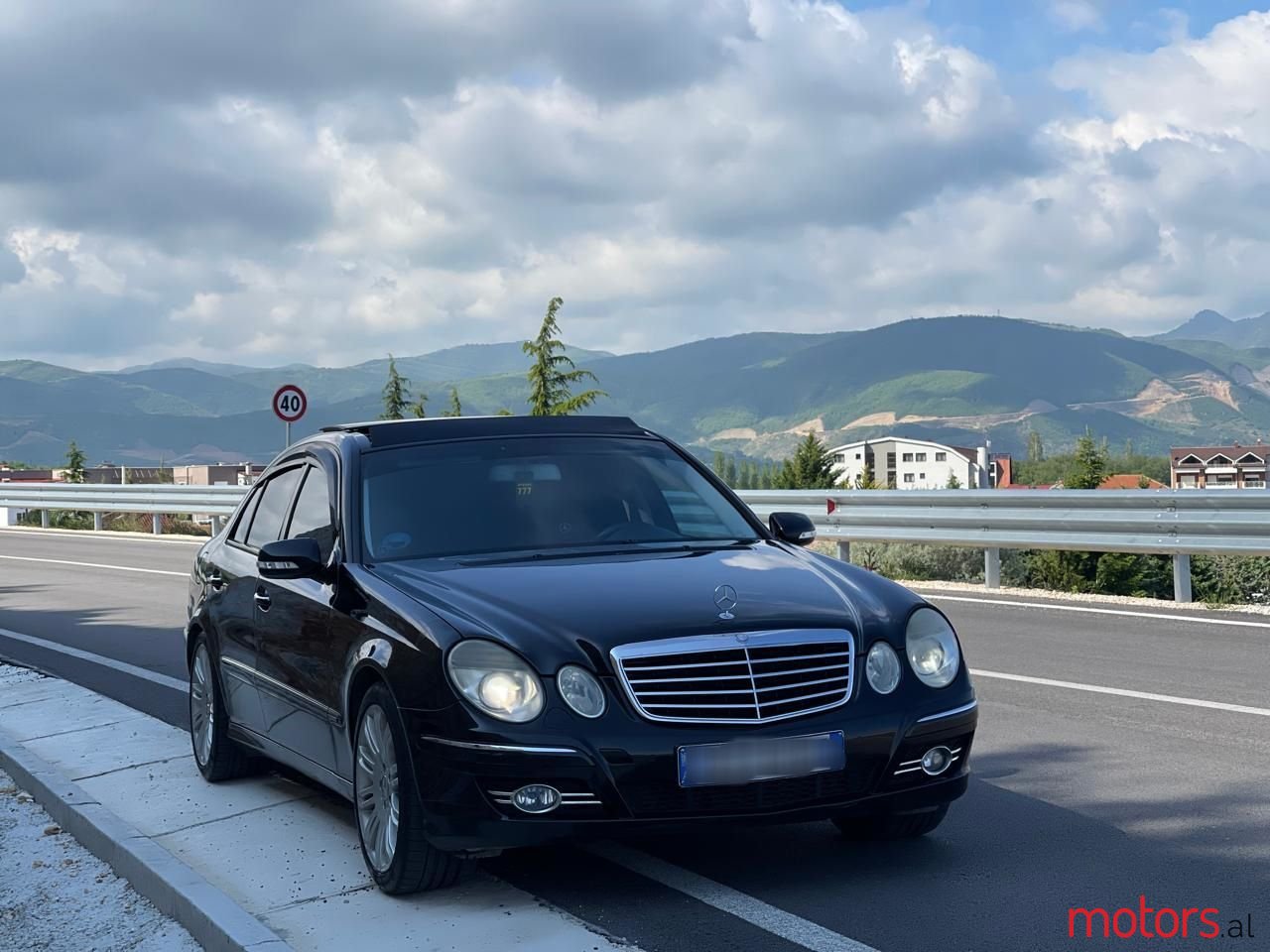 2008' Mercedes-Benz E 320 photo #6