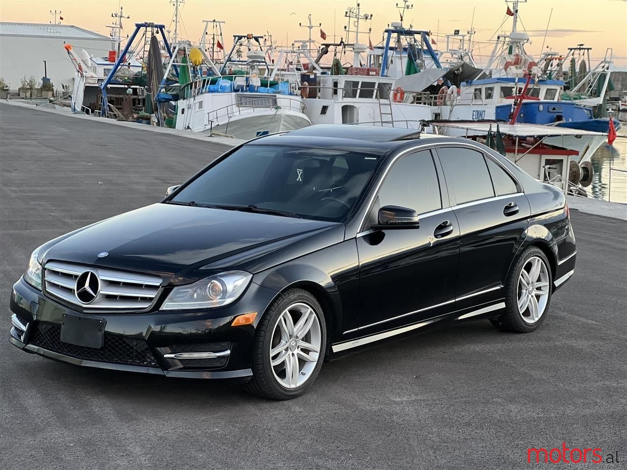 2012' Mercedes-Benz C 300 photo #1