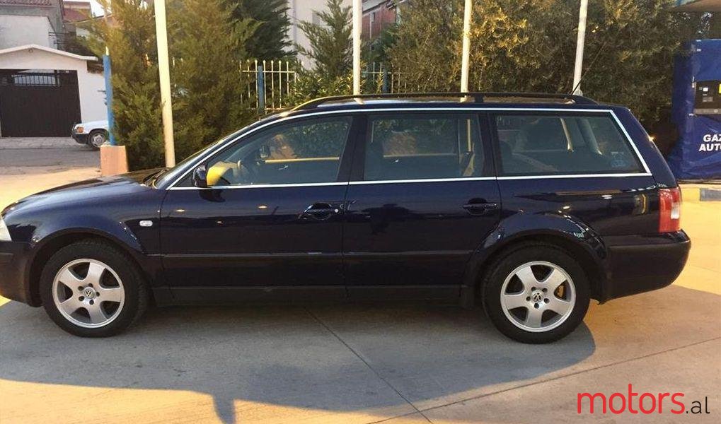 2002' Volkswagen Passat photo #3