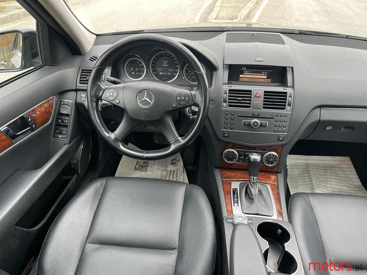 2011' Mercedes-Benz C 250 photo #5