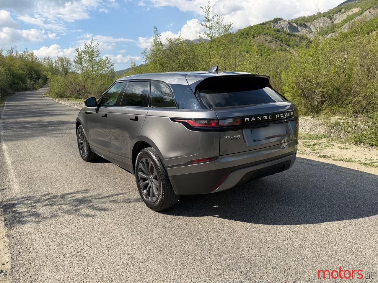 2018' Land Rover Range Rover Velar photo #3