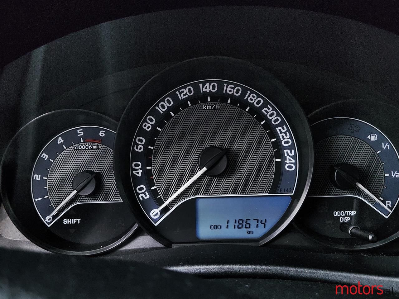 2015' Toyota Auris photo #2