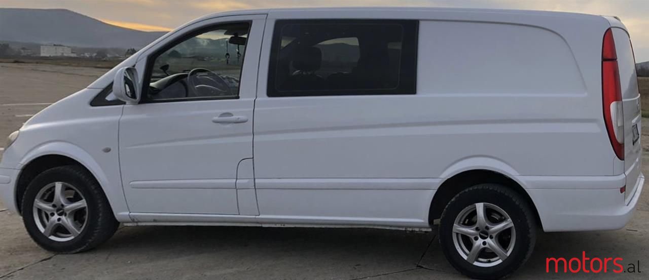 2007' Mercedes-Benz V 220 photo #5