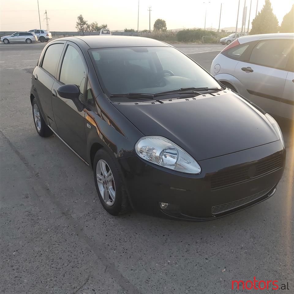 2010' Fiat Grande Punto photo #3