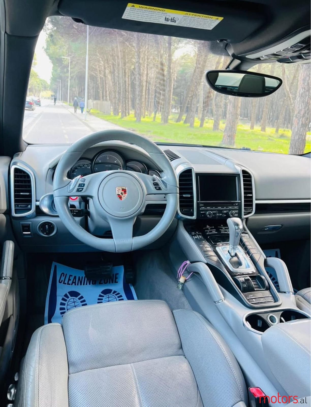 2013' Porsche Cayenne photo #2