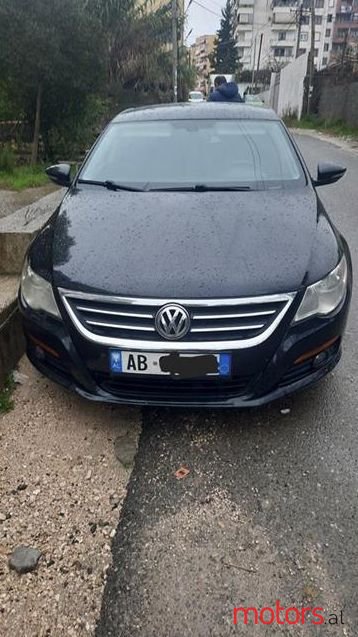 2011' Volkswagen Passat photo #1