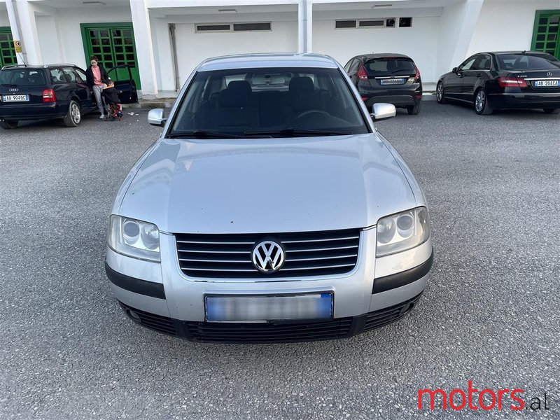 2002' Volkswagen Passat photo #6